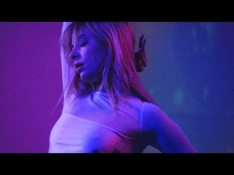 Très Mortimer - BODY ROCK (Official Video)