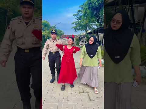 kenapa peri merah di tangkap polisi?