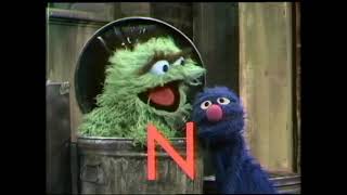 Sesame Street: Grover and Oscars Alphabet