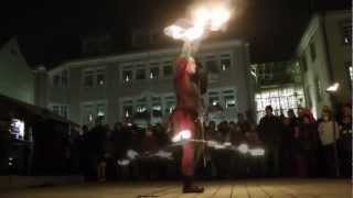 preview picture of video 'Feuershow Mimikry Weihnachtsmarkt Neckarsulm 2012 Full HD'