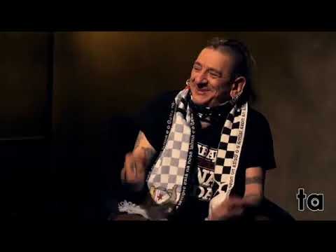 Evaristo - Tropa do carallo, habla con el Papa (Ex La polla records, The kagas, The meas, Gatillazo)