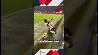 Download lagu This football player celebrated until he left the field 🤣 mp3
