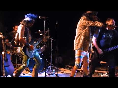 Gigatrón y los broders en Banderas de Roña