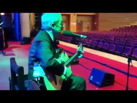 Daniel Rabinovich, antes de la función de Les Luthiers