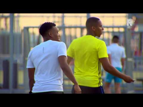 Garry Mendes Rodrigues op het bekende pleintje op de Mullerpier