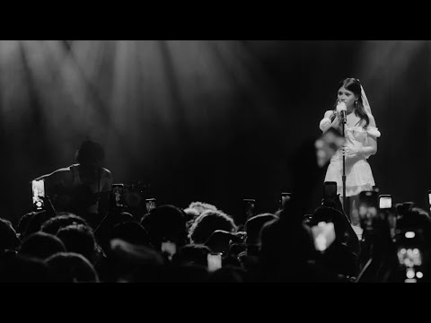 Nessa Barrett - lovebomb (live at el rey)