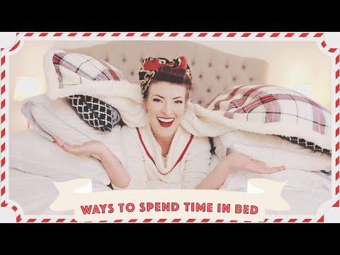 10 Ways to Spend Time in Bed // Vlogmas 2019 Day 20