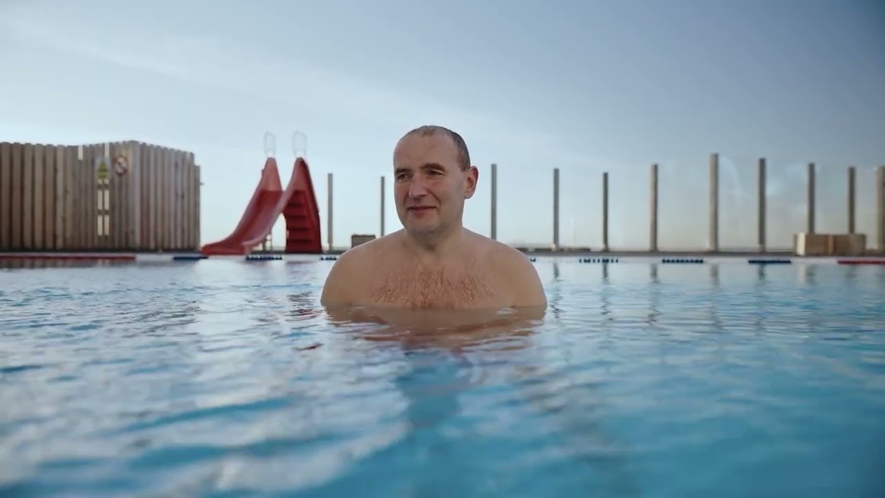 Swimming pool culture in Iceland