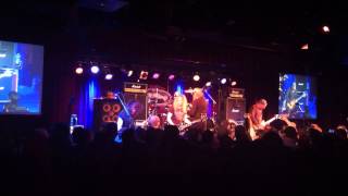 Saxon - 20,000 Feet (live)