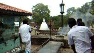 preview picture of video 'アキーラさん！スリランカ・キャンディーの仏歯寺8 Tooth-temple,kandy,Srilanka'