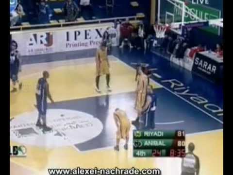 Jay Youngblood #13 blue Riyadi-vs-Anibal-10-03-2012-H2.avi