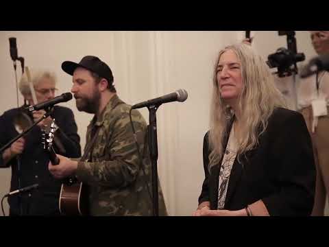Choir! Choir! Choir! & Patti Smith sing "PEOPLE HAVE THE POWER"