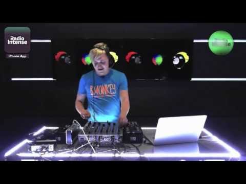 Spartaque Live @ Radio Intense 06.06.2013 playin Groovebox - Ghetto Boy