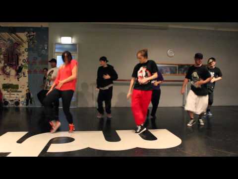 Lizzie's Class - Asher Roth 'In The Kitchen' SHORT VIDEO