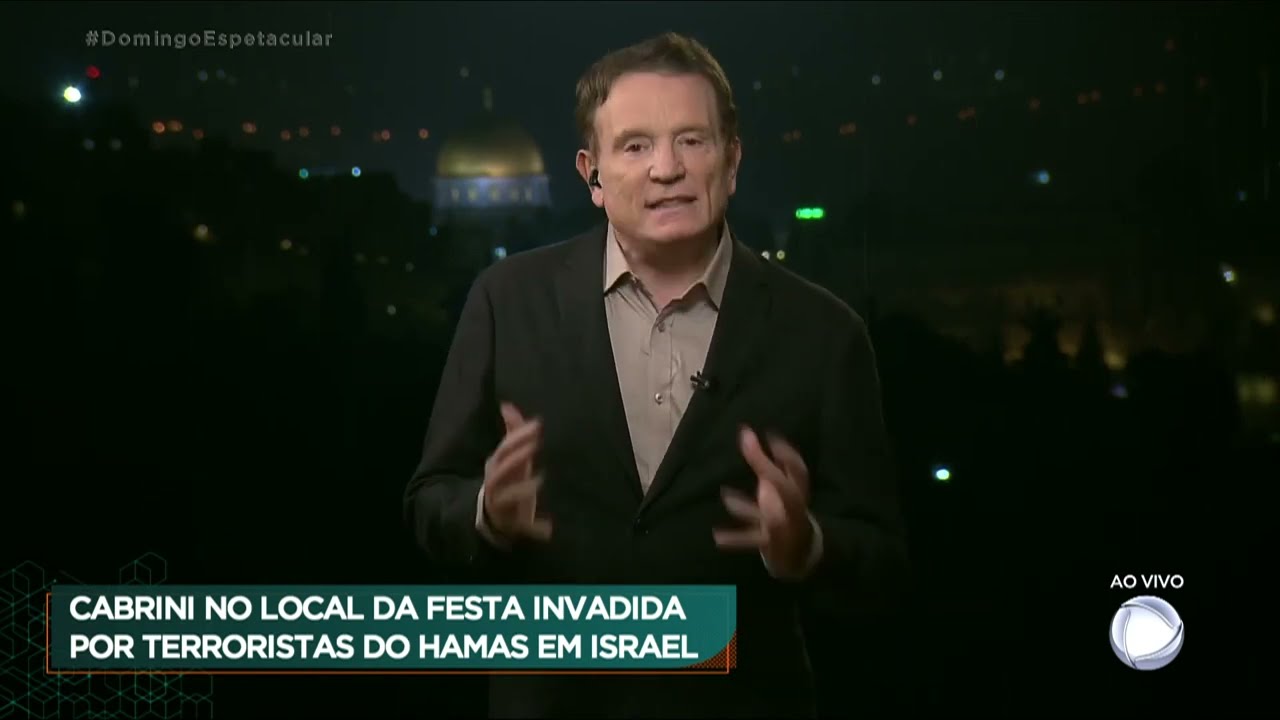 Roberto Cabrini entra no local da festa invadida por terroristas do Hamas em Israel