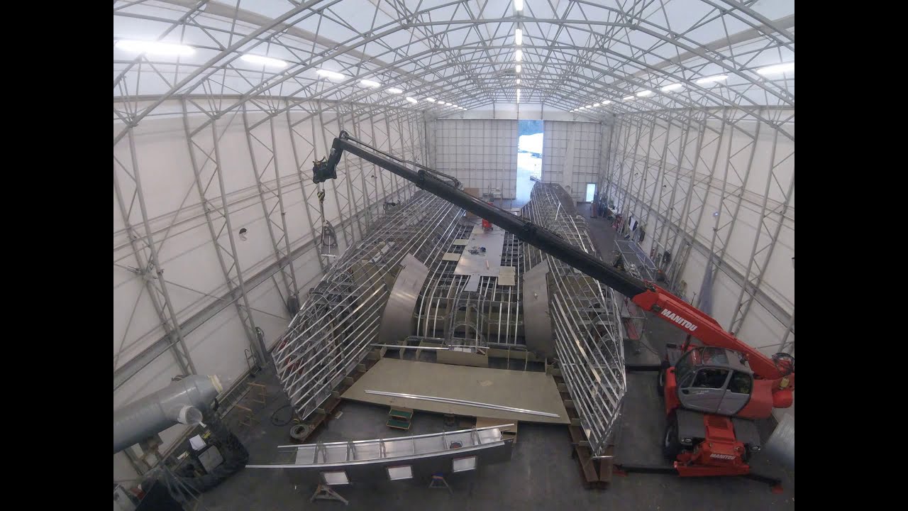 JFA Yachts - Hull mounting in Time lapse - Long Island 78 Power