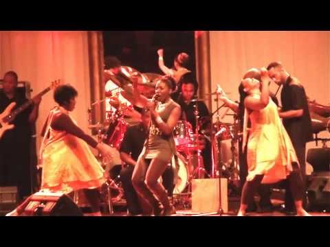 Kosechá Kantando "Live" - Æmy 'Niafeliz' ft. Reuben & Friends @TWT - [Watch in 720p HD]