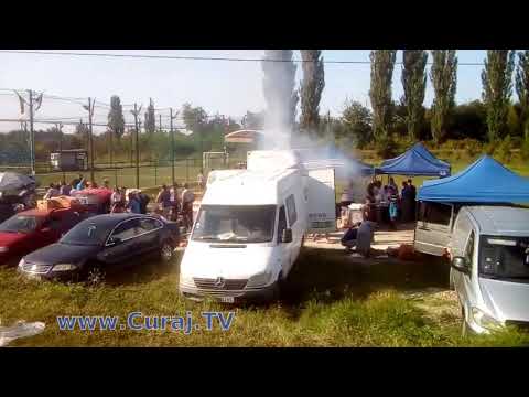 Geană s-a luat de piaţa duminicală dintr-un sat - Curaj.TV