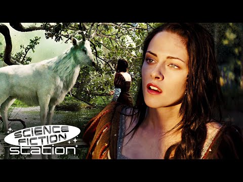 Snow White Explores A Fairy Sanctuary | Snow White & The Huntsman (2012) | Science Fiction Station