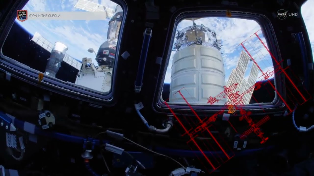Los astronautas de la ISS se refugian en la cápsula Dragon de SpaceX por una fuga de aire!