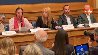 Famiglia nel Bosco, le lacrime di Catherine Trevaillon alla Camera: “Su miei figli crudeltà...