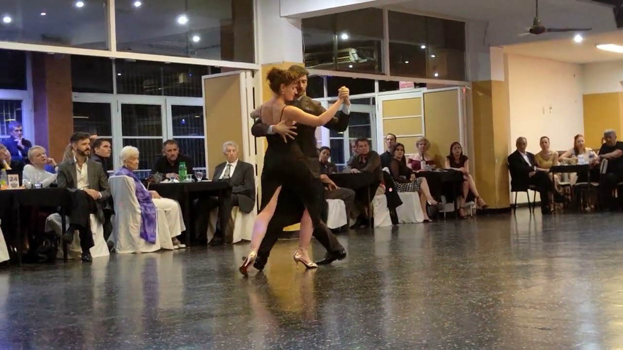 Marco Nodari y Claudia Cavagnini "Amarras" @milongagenteamiga  31/3/2024 1-2