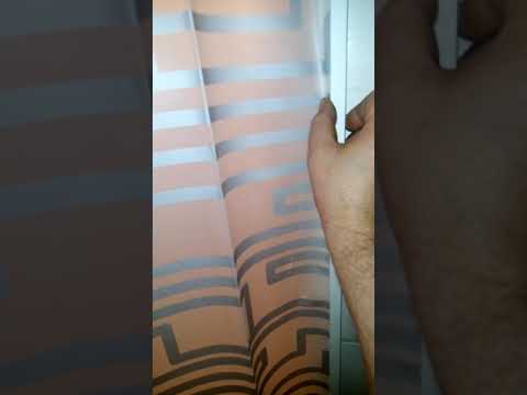 Duschvorhang nervt?  Ungewöhnlicher Einsatz von Kabelkanälen kann helfen.