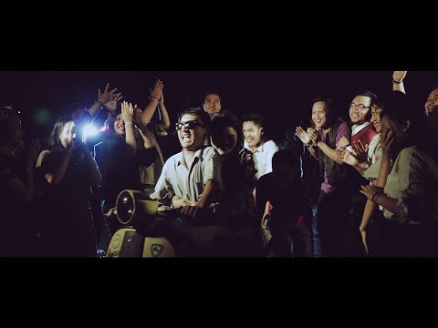 Thumbnail for Ake Buleleng - Raska Cinta Pertama (Official Music Video)