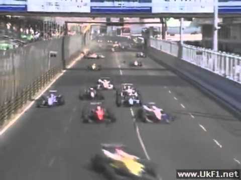 2004 f3 macau - start crash.