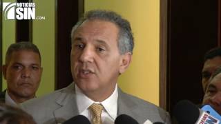 Causa revuelo llamado de la vicepresidenta a votar por Hillary Clinton