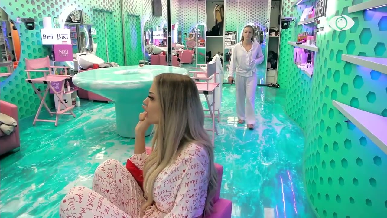 Si guxon të përmendësh…/ Debat mes Juelës dhe Brikenës