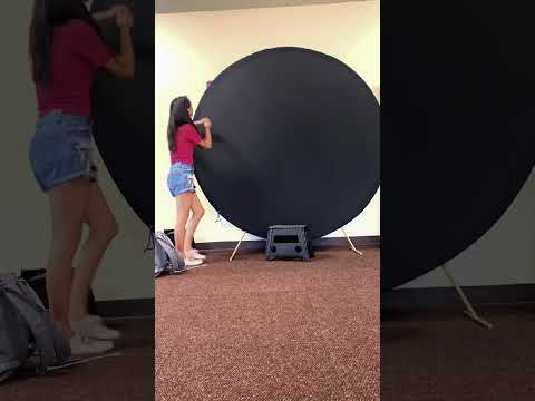 How to attach balloon garland to the fabric backdrop covers #balloons #howtoattach #balloon #party