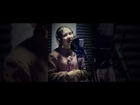 Nurzida isaeva-Saharlarda @Nurzidaisayeva