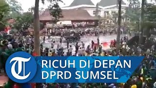 Video Demo Mahasiswa Ricuh di Depan DPRD Sumsel