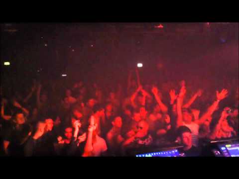 Hernan Cattaneo playing Nikko.Z - The Lizard King at Ministry Of Sound