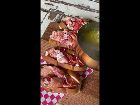How to Make a Lobster Roll