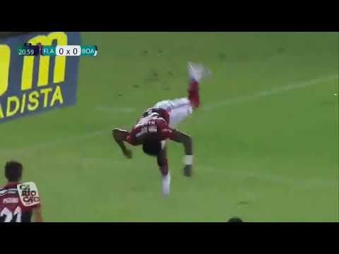 Roubou a bola no ataque e deu o passe para o gol x Boavista [02/02/2022]