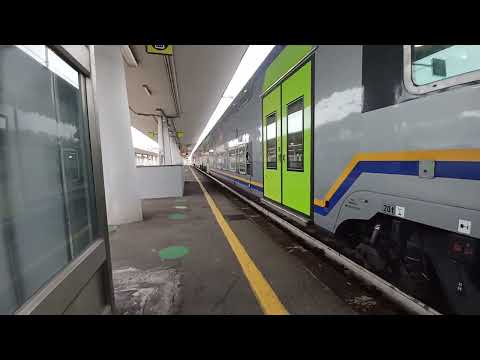 Regionale 12373 Savona-Sestri Levante in partenza da Savona