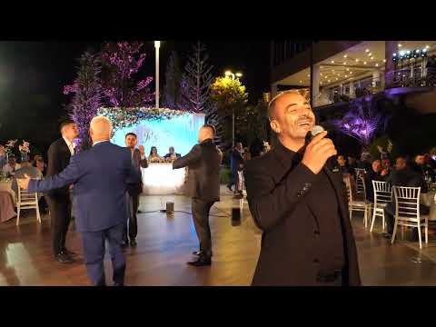 Kengetari i mirenjohur Xhavit Dedej pershendet çiftin e ri   Redian & Denisa