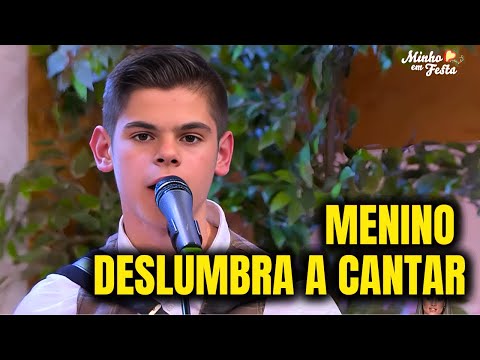 Menino DesLumbra a Cantar " A Tasca do Ratinho"