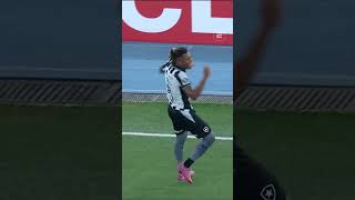 Daniloooooo! O volante do Botafogo ampliou a vantagem contra o Nacional Potosí