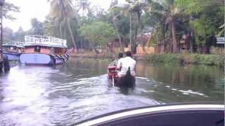 preview picture of video 'A view of Kumarakom on a speedboat'