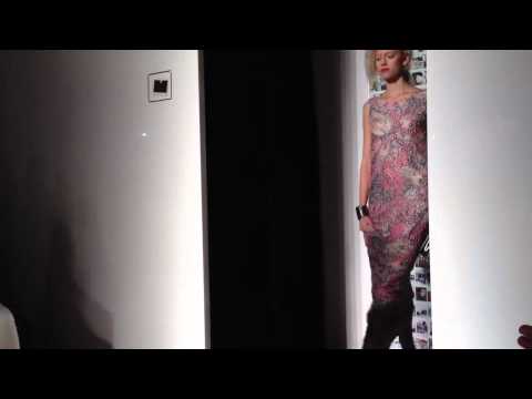 VIDEO SFILATE DONNA MILANO S/S 2013 - AIGNER