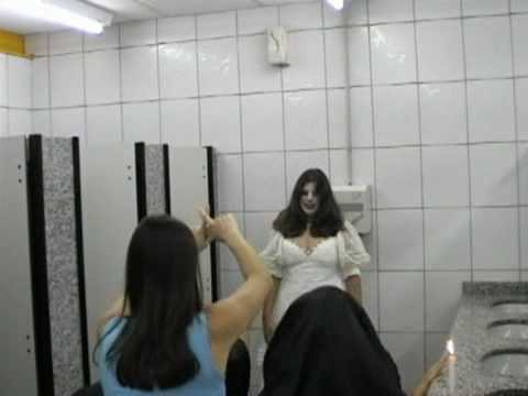 LOIRA DO BANHEIRO TERROR EM SÃO PAULO