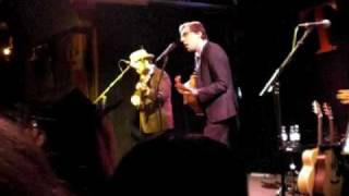 Justin Townes Earle "Walk Out"