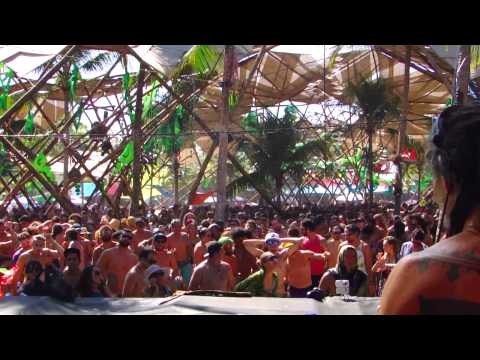 Rica Amaral @ Universo Paralello #12 - Main Floor