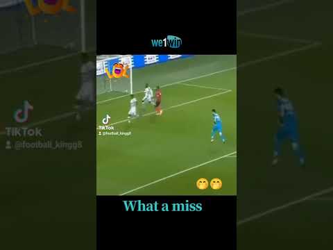 How Guingamp's Jimmy Briand missed a goal 🤣 #footballhighlights #footballmemes #footballmoments