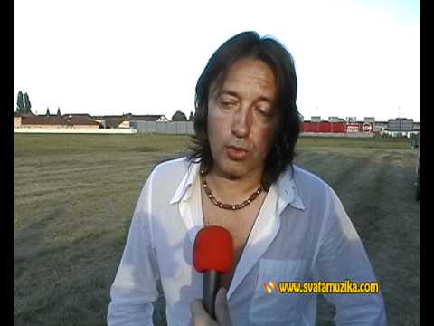 Zele Lipovaca prica o svojim gitarama