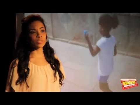 Daniela Pobega - 'Someone Else's Story' (Chess) en Human Again