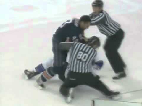 Hockeyfighters.cz  Brian Boyle vs Theo Peckham.wmv